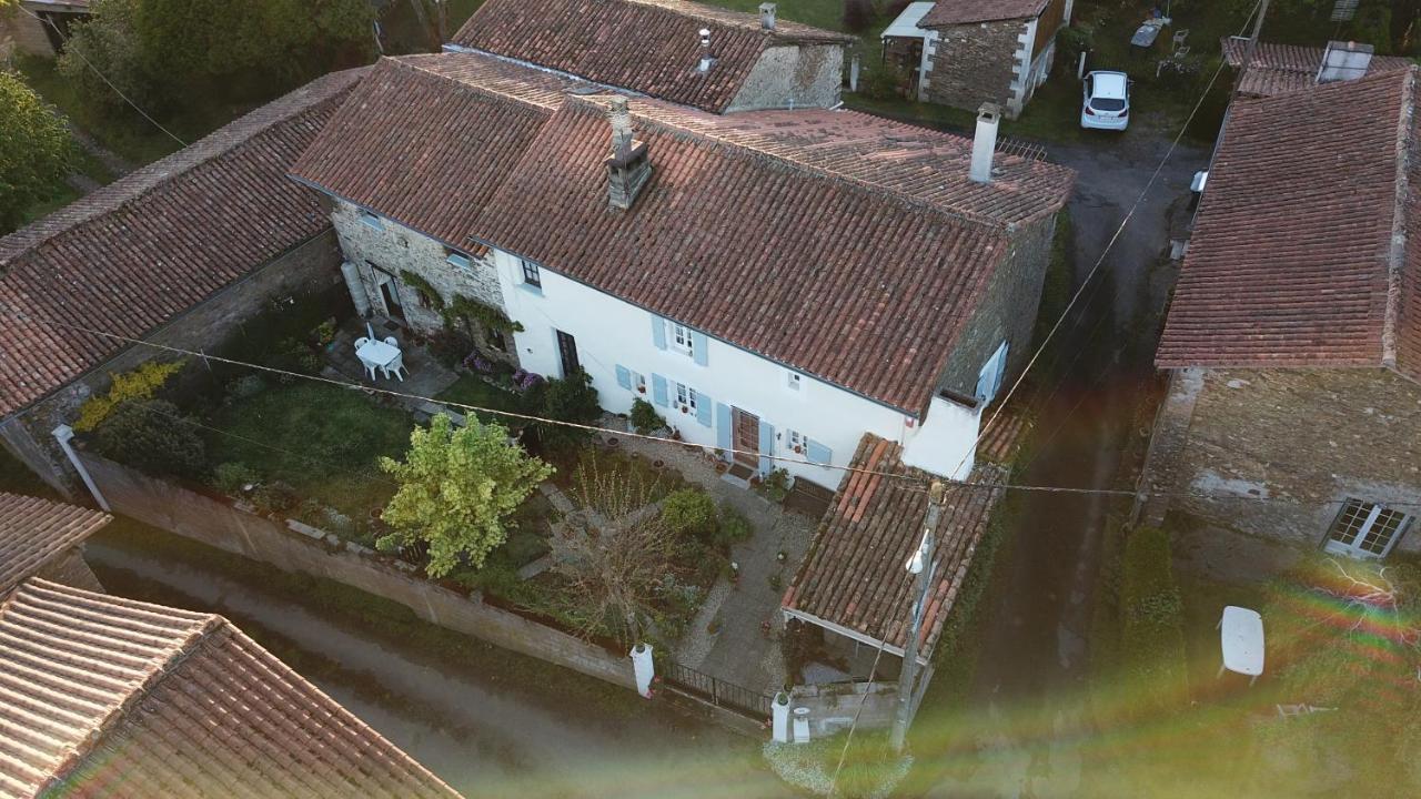 La Maison Des Fleurs Montemboeuf Exterior photo